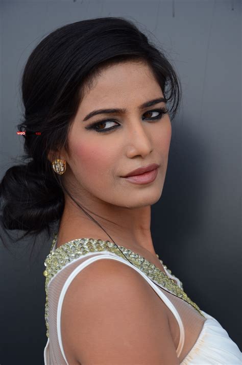 punam pandya|Bollywood actress and model Poonam Pandey。